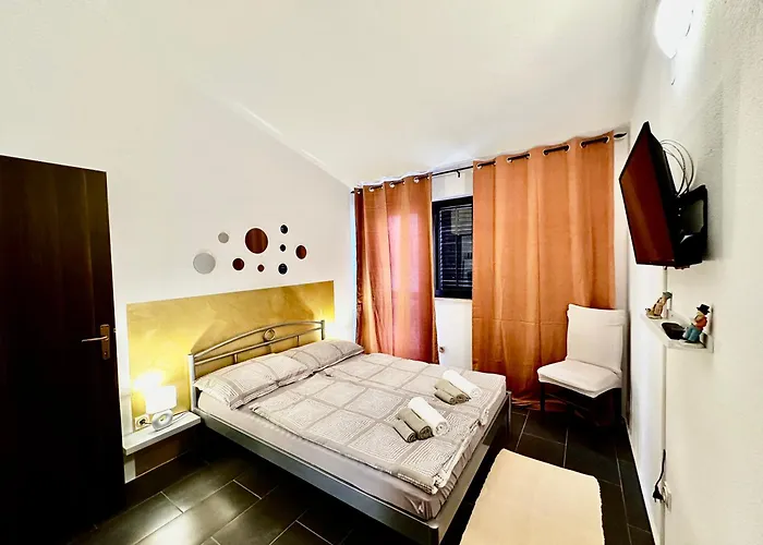 Διαμέρισμα Cozy Nelo Near The