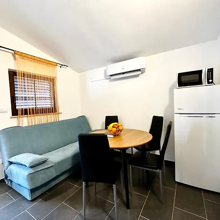 Cozy Nelo Near The 维尔