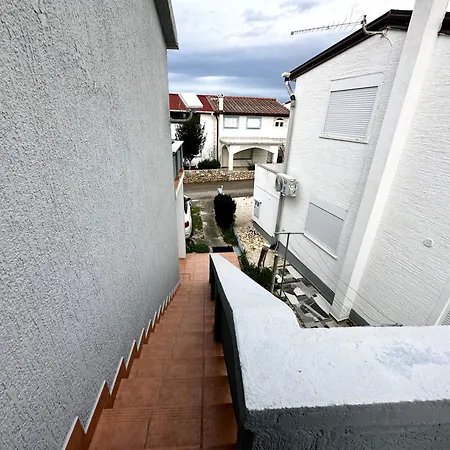 Apartment Cozy Nelo Near The