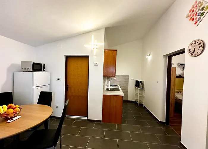 Apartment Cozy Nelo Near The