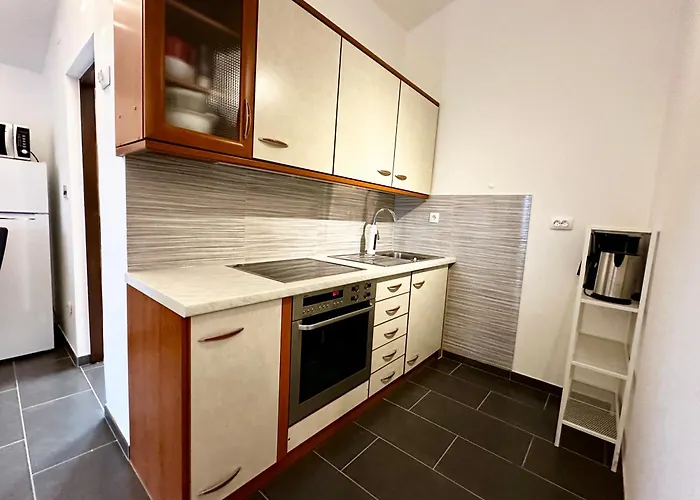 Apartment Cozy Nelo Near The