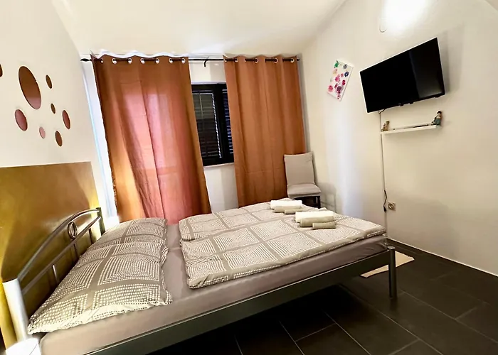 Cozy Nelo Near The