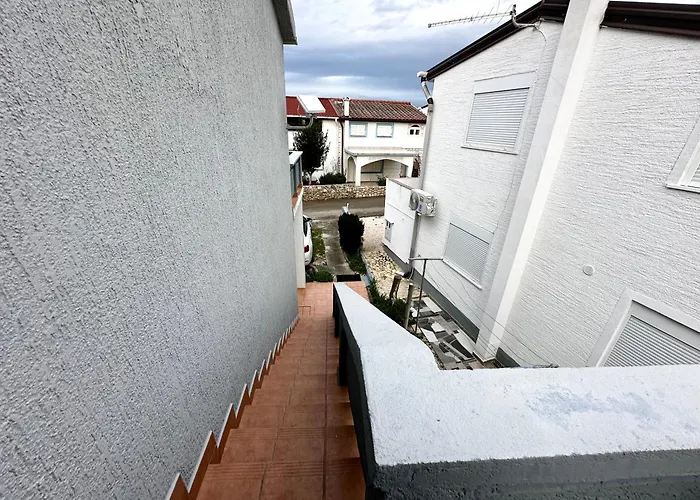 Apartment Cozy Nelo Near The
